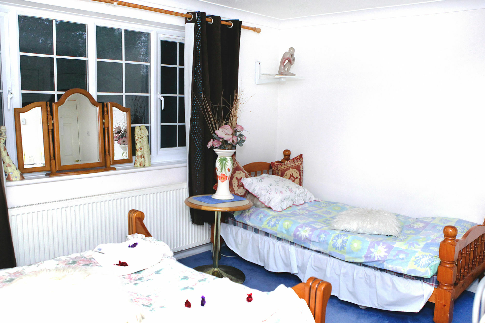 Da Vinci Guest House & Guest Parking, A Real Gem Crawley  Exterior photo
